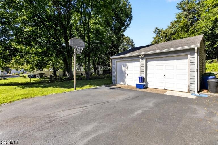 Property listing MLS 4049239 photo 18