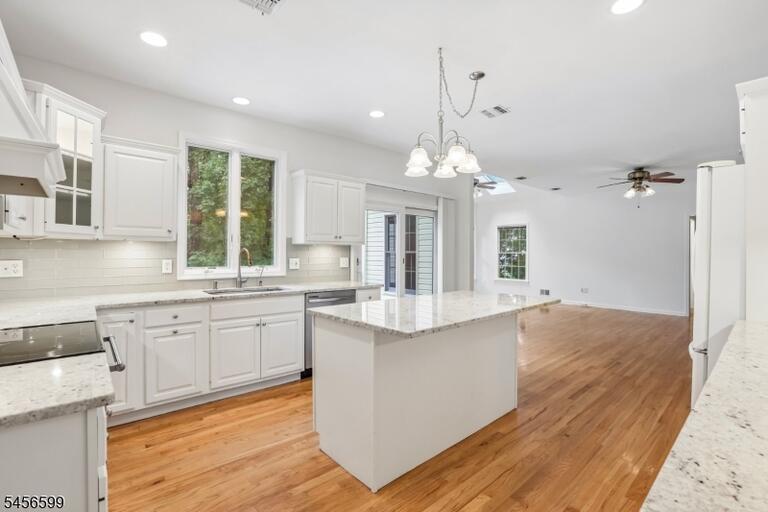 Property listing MLS 4049243 photo 13