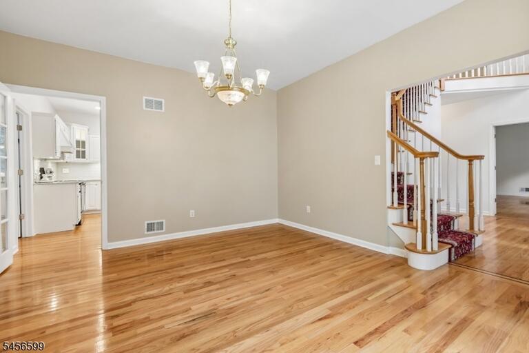 Property listing MLS 4049243 photo 17