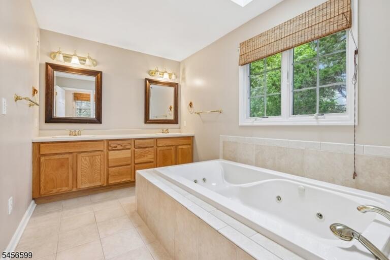 Property listing MLS 4049243 photo 29