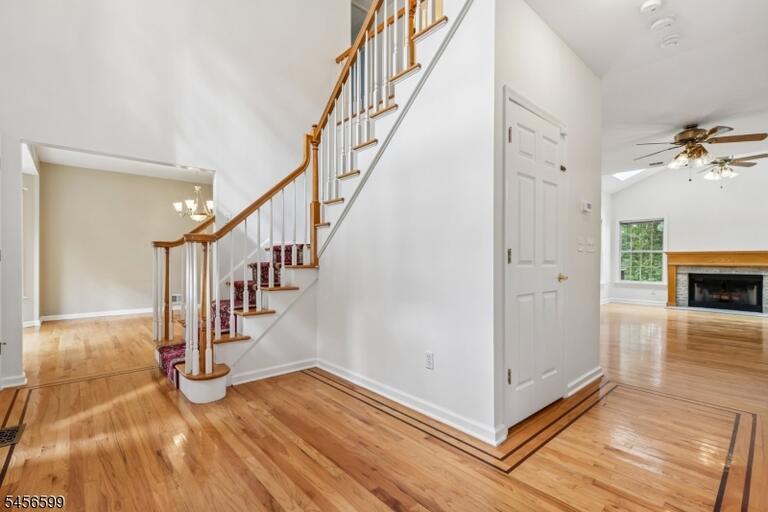 Property listing MLS 4049243 photo 3