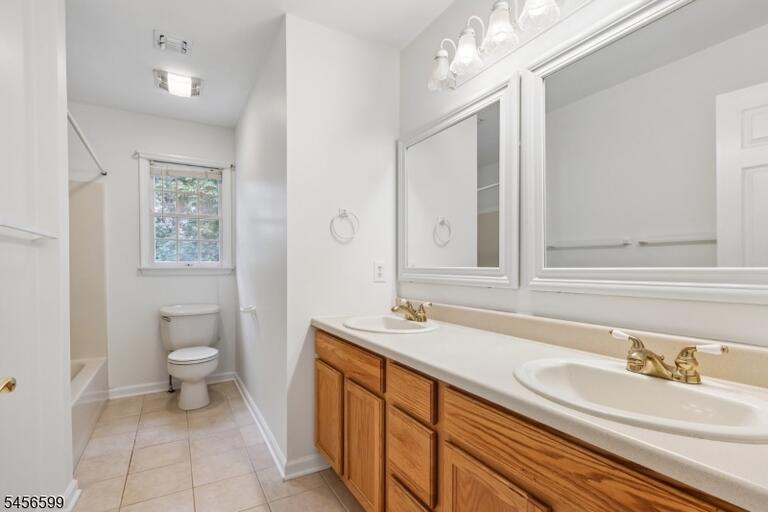 Property listing MLS 4049243 photo 36