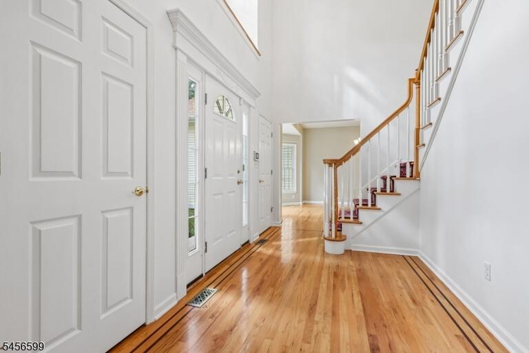 Property listing MLS 4049243 photo 4