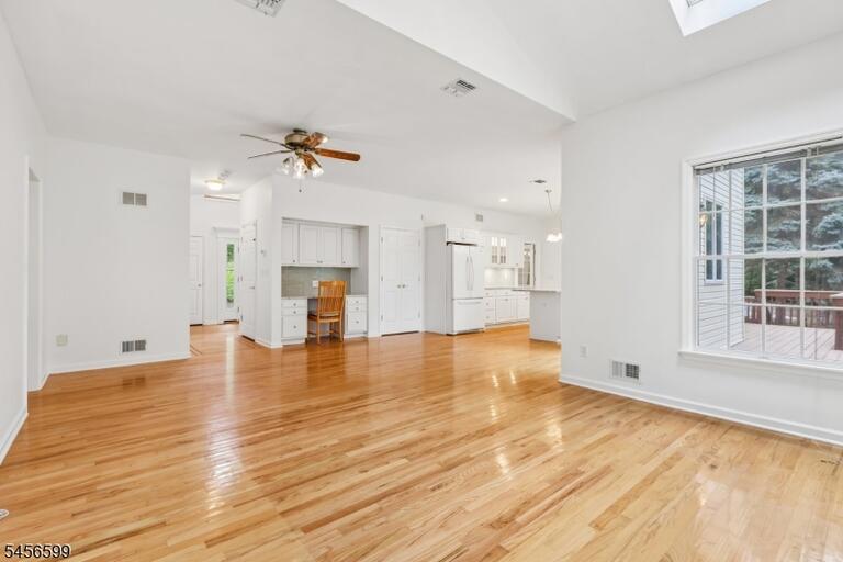 Property listing MLS 4049243 photo 7