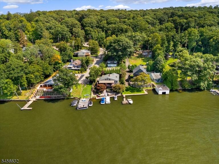 Property listing MLS 4049245 photo 29
