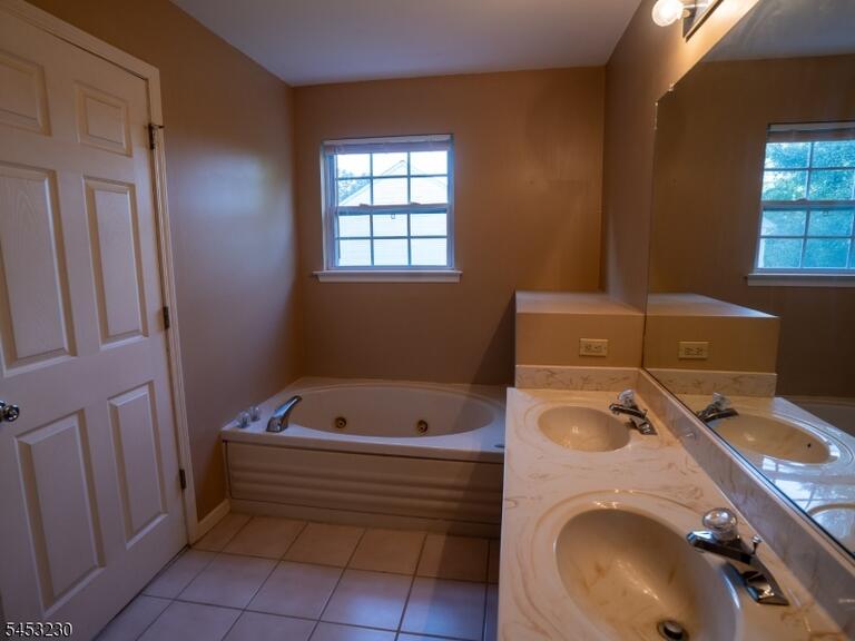 Property listing MLS 4049250 photo 24