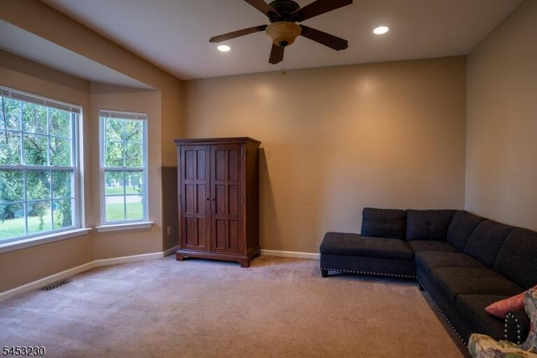 Property listing MLS 4049250 photo 9