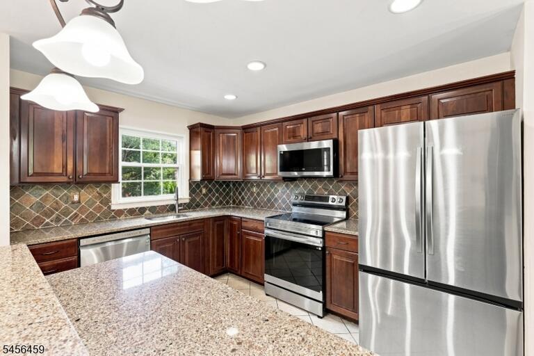 Property listing MLS 4049254 photo 12