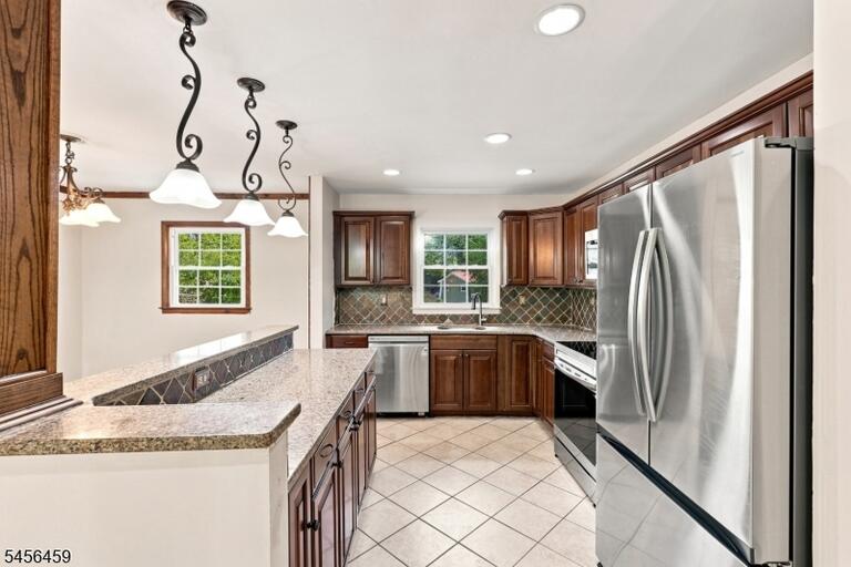 Property listing MLS 4049254 photo 13