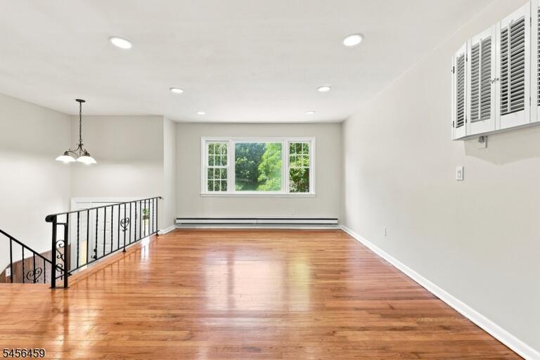 Property listing MLS 4049254 photo 5