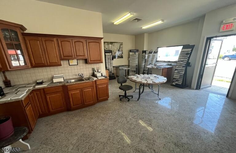 Property listing MLS 4049261 photo 8