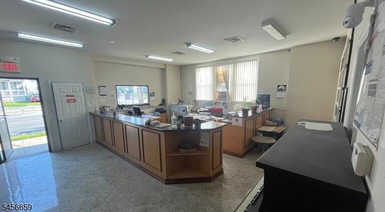 Property listing MLS 4049261 photo 9