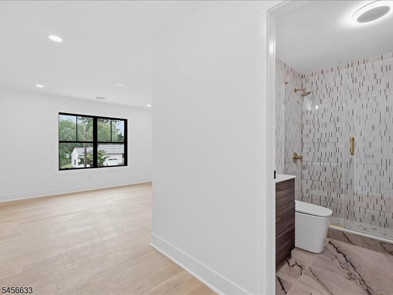 Property listing MLS 4049267 photo 35