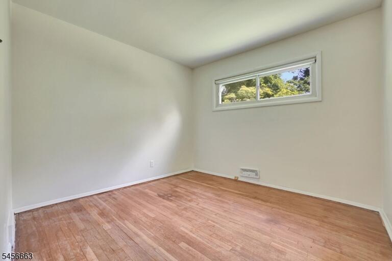 Property listing MLS 4049287 photo 14