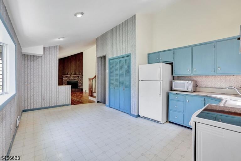 Property listing MLS 4049287 photo 18