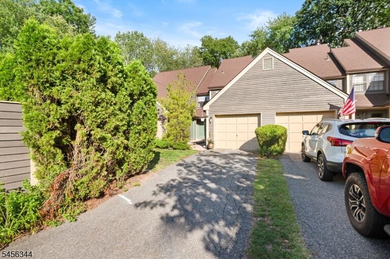 Property listing MLS 4049302 photo 3