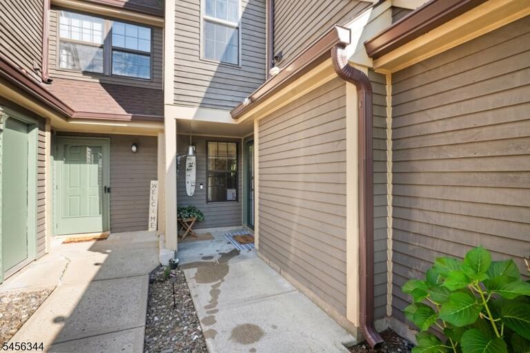 Property listing MLS 4049302 photo 4