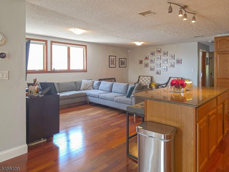 Property listing MLS 4049303 photo 8