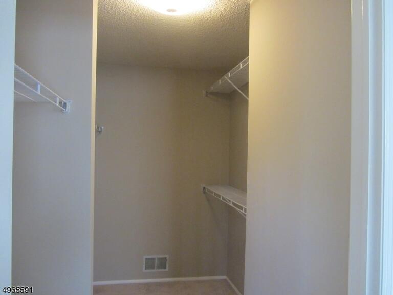 Property listing MLS 4049313 photo 12