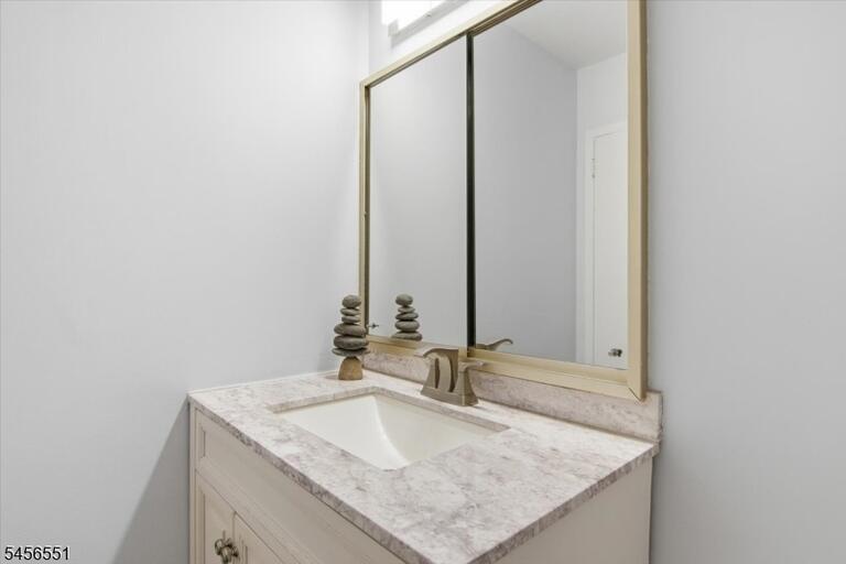 Property listing MLS 4049335 photo 30