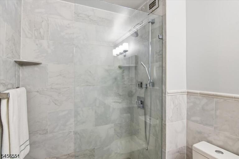 Property listing MLS 4049335 photo 40