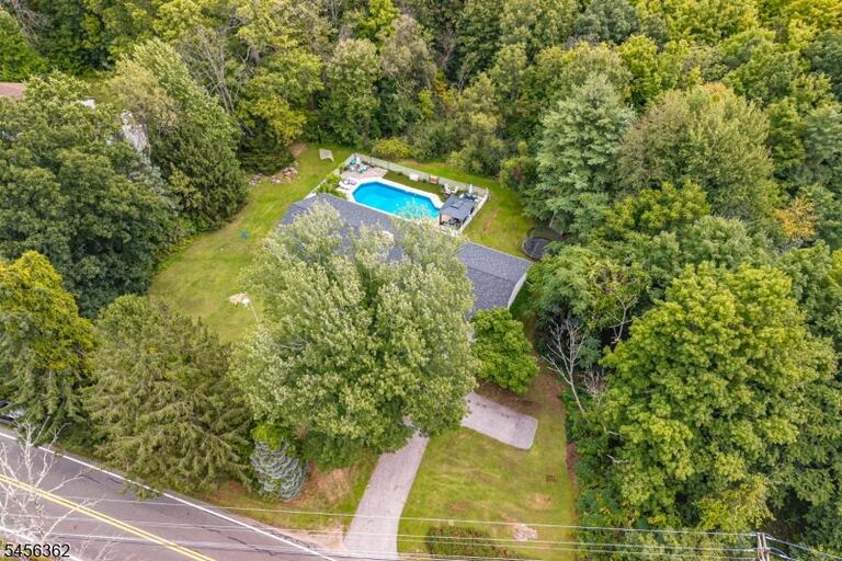 Property listing MLS 4049351 photo 5