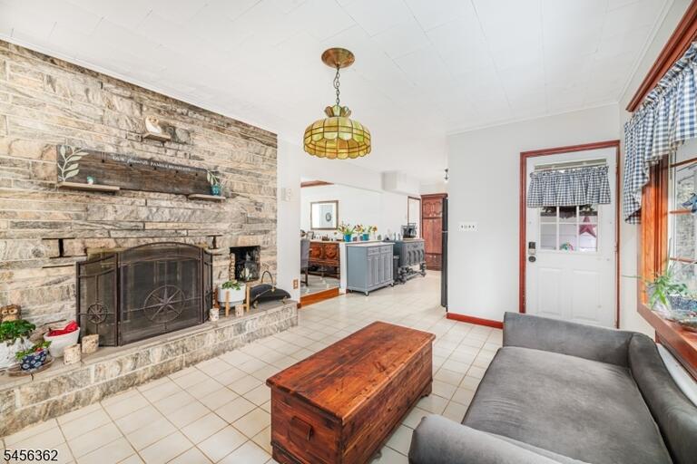 Property listing MLS 4049351 photo 6