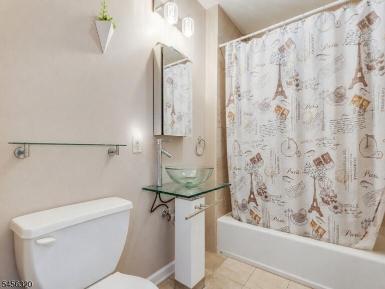 Property listing MLS 4049384 photo 15