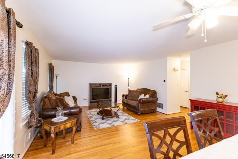 Property listing MLS 4049399 photo 11