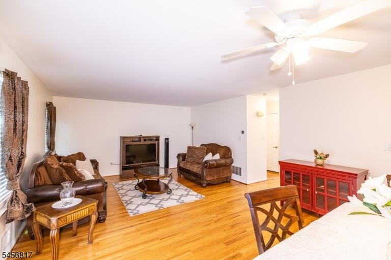 Property listing MLS 4049399 photo 14