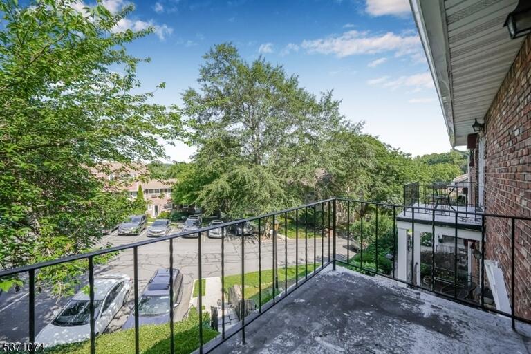 Property listing MLS 4049421 photo 9