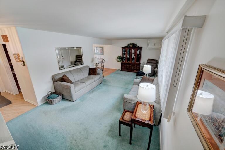 Property listing MLS 4049432 photo 13