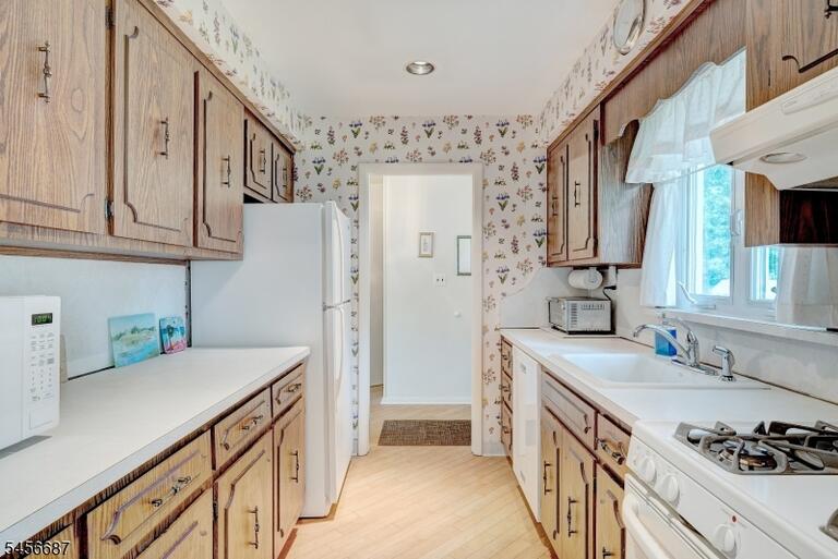 Property listing MLS 4049432 photo 6
