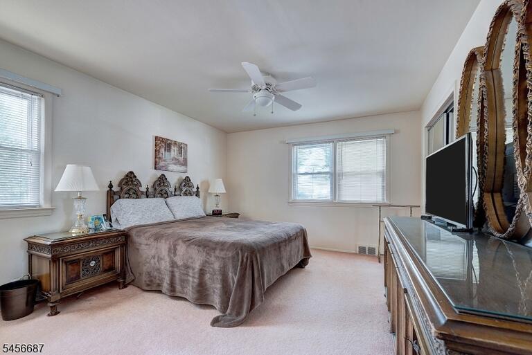 Property listing MLS 4049432 photo 9