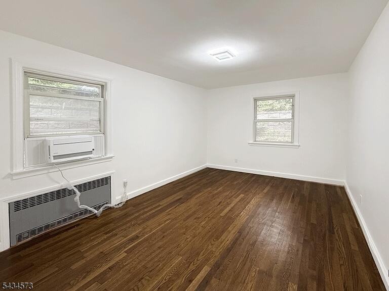 Property listing MLS 4049450 photo 4