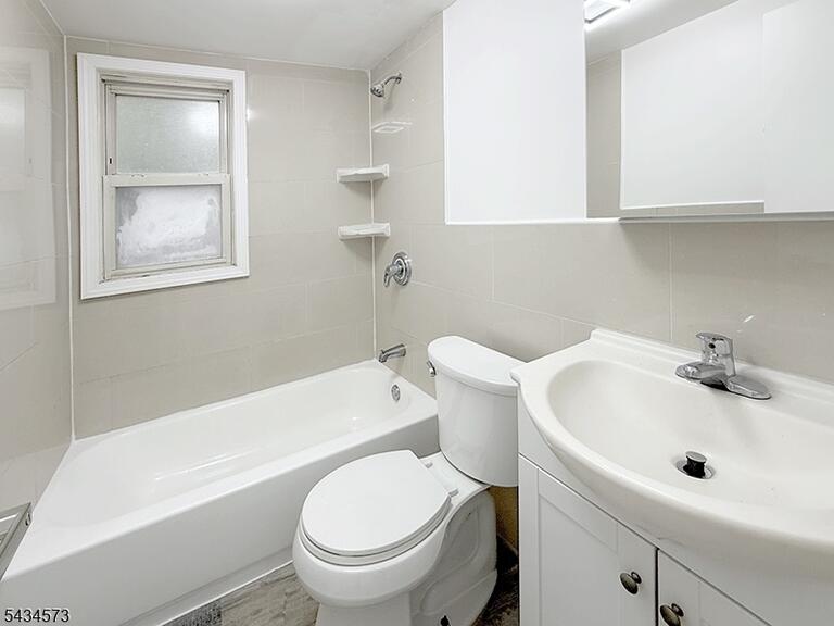 Property listing MLS 4049450 photo 5
