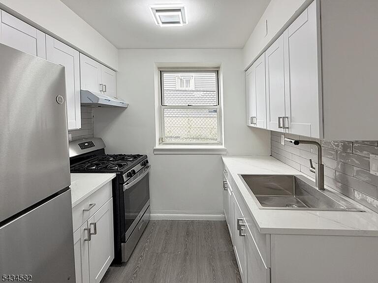 Property listing MLS 4049453 photo 2