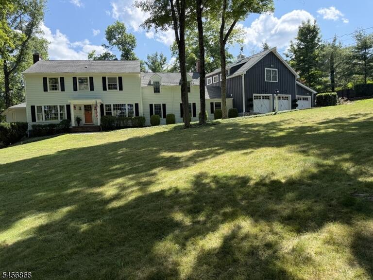 Property listing MLS 4049462 photo 1