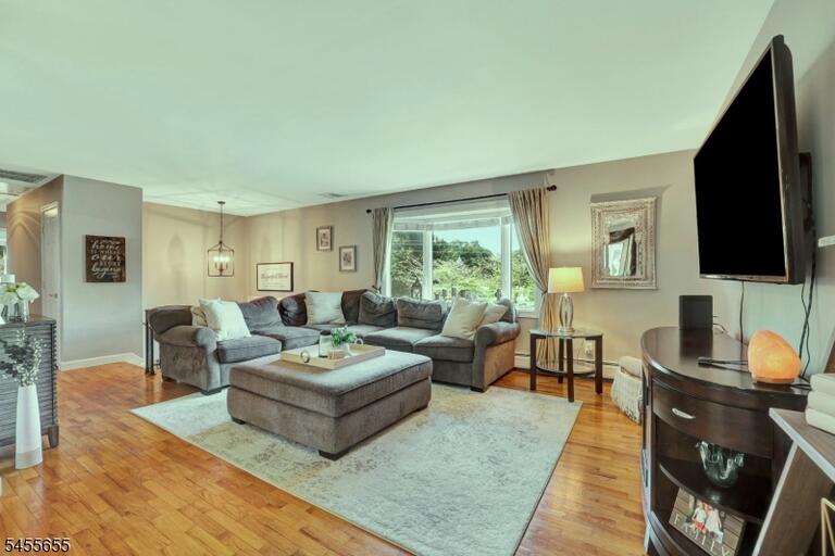 Property listing MLS 4049465 photo 13