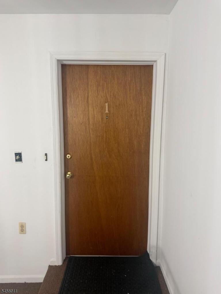 Property listing MLS 4049480 photo 3