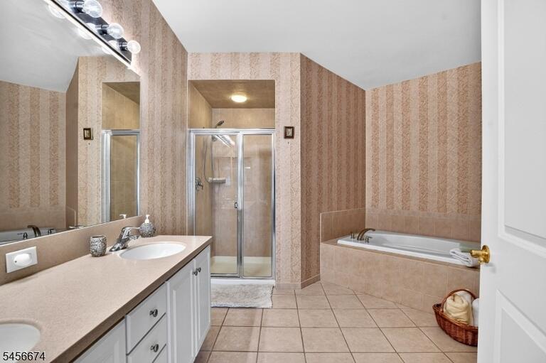 Property listing MLS 4049481 photo 11