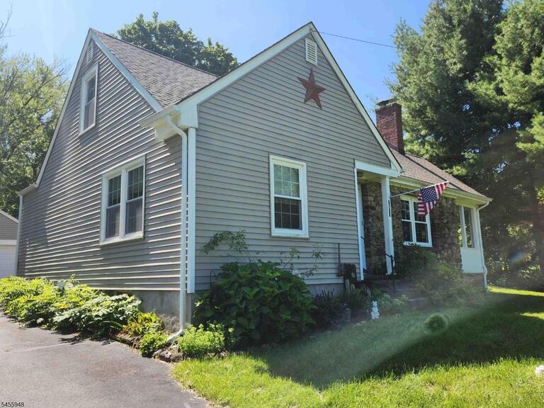 Property listing MLS 4049496 photo 2
