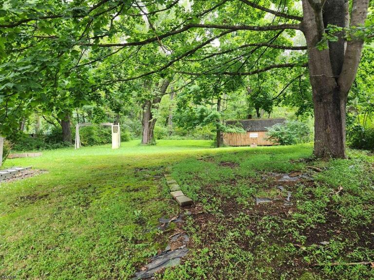 Property listing MLS 4049496 photo 23