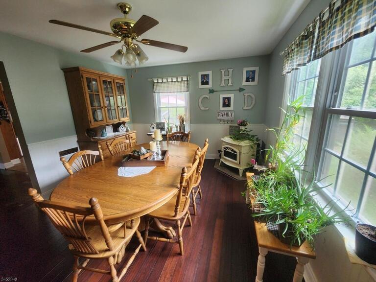 Property listing MLS 4049496 photo 9