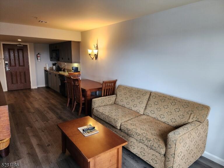 Property listing MLS 4049501 photo 12