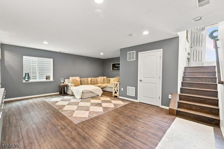Property listing MLS 4049515 photo 36