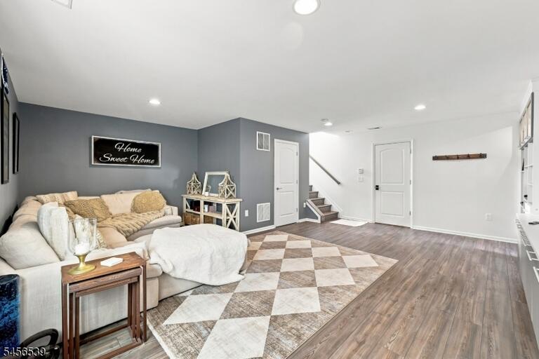 Property listing MLS 4049515 photo 38