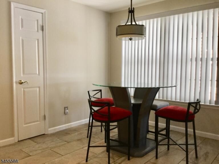 Property listing MLS 4049551 photo 12