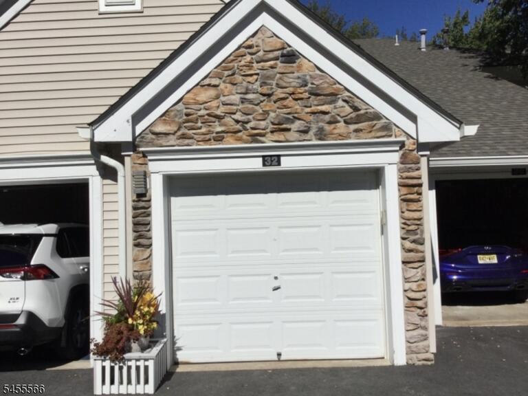 Property listing MLS 4049551 photo 4