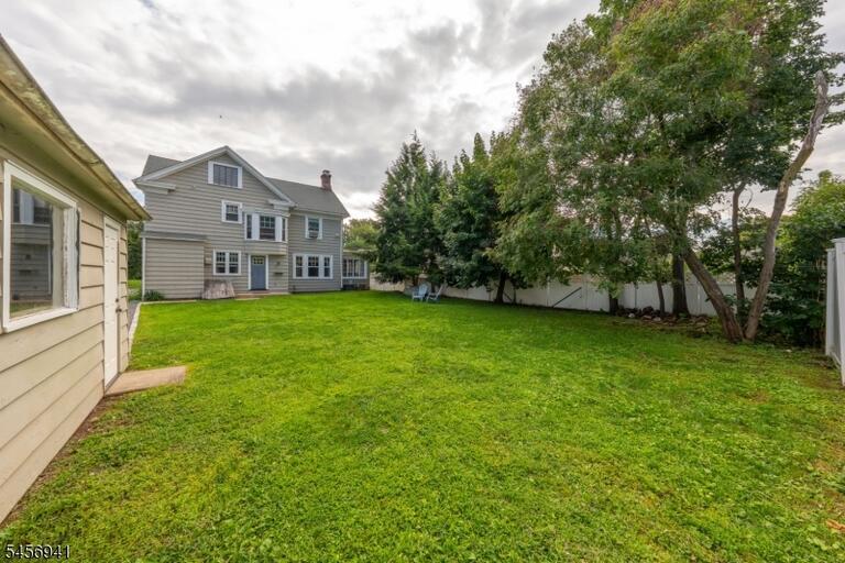 Property listing MLS 4049567 photo 27